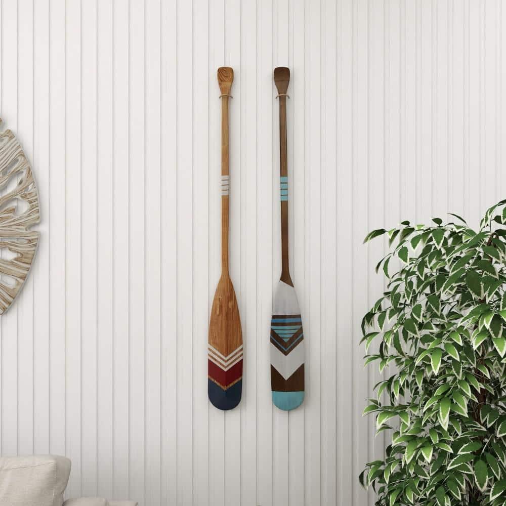 DecMode Multi Colored Wood Novelty Canoe Oar Paddle Wall Decor with Arrow and Stripe Patterns (2 Count)