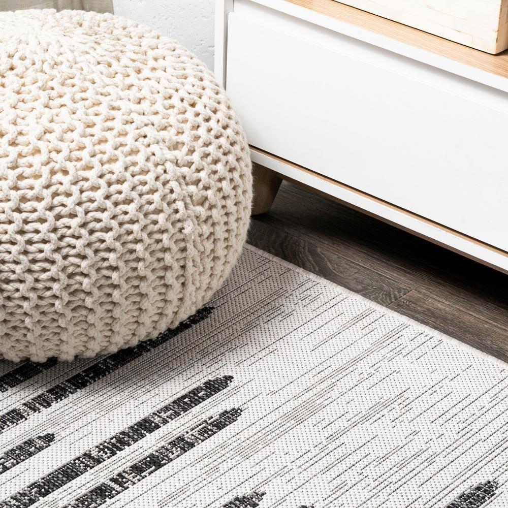 4'x6' Zolak Berber Stripe Geometric Indoor/Outdoor Area Rug, Ivory/Black - JONATHAN Y
