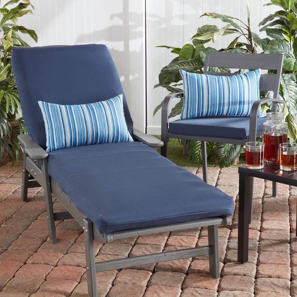 Indoor/Outdoor Reversible Throw Pillow