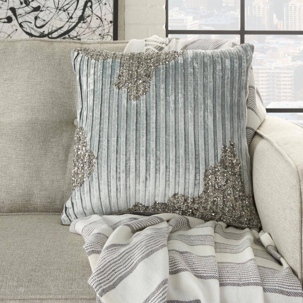 Mina Victory 18" Periwinkle Cotton Throw Pillow
