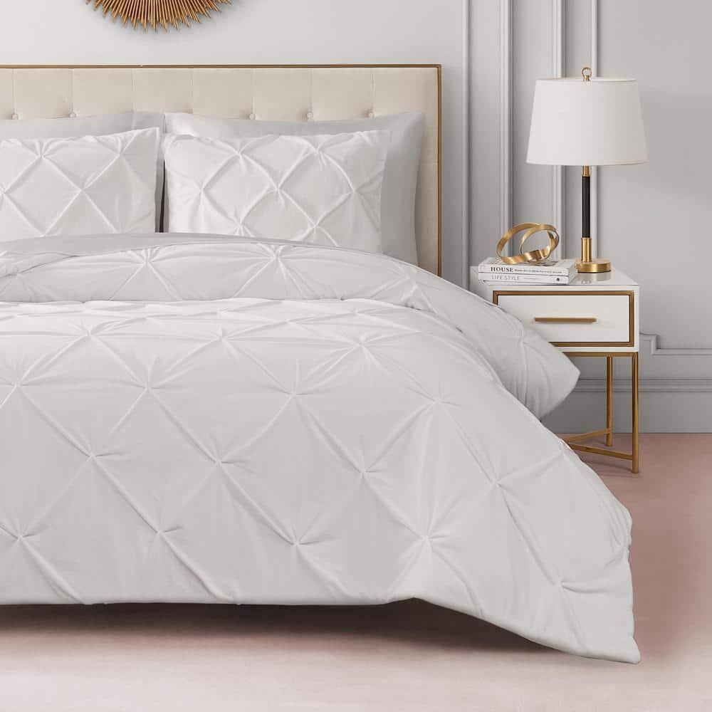 Juicy Couture Juicy Couture Kiss Pleat Plush Micromink Comforter Sets