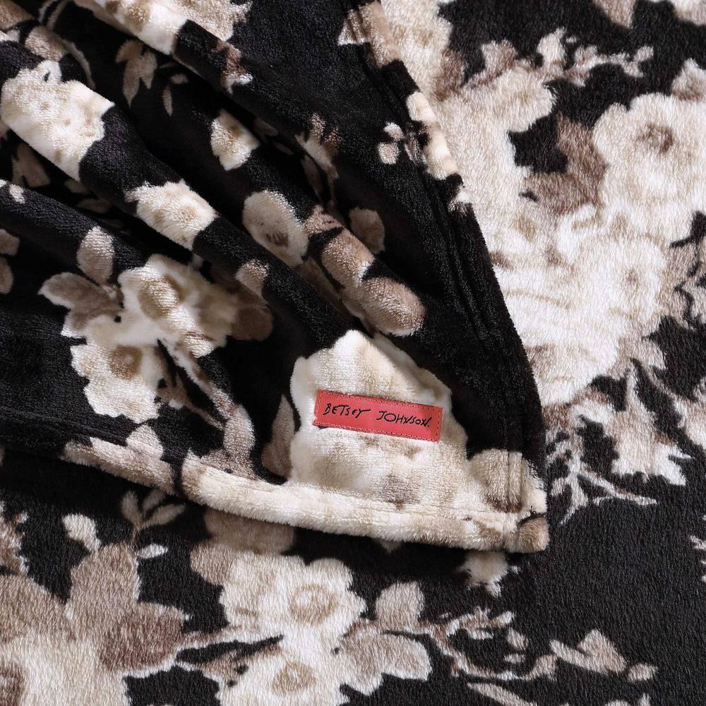 Betsey Johnson Printed Ultra Soft Plush Fleece Blankets & Reviews | Wayfair