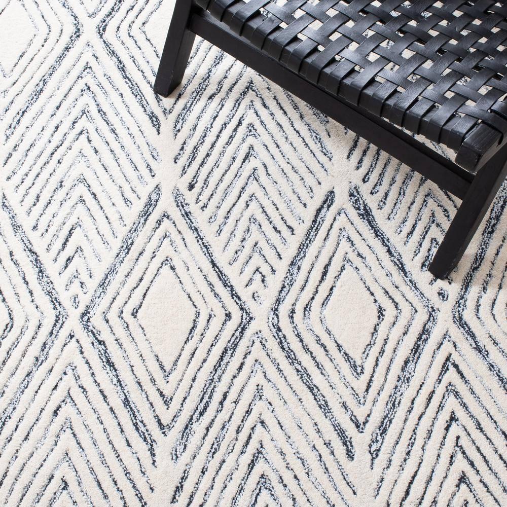 Abstract ABT350 Handmade Indoor Runner - Ivory/Charcoal - 2'-3"x12' - Safavieh