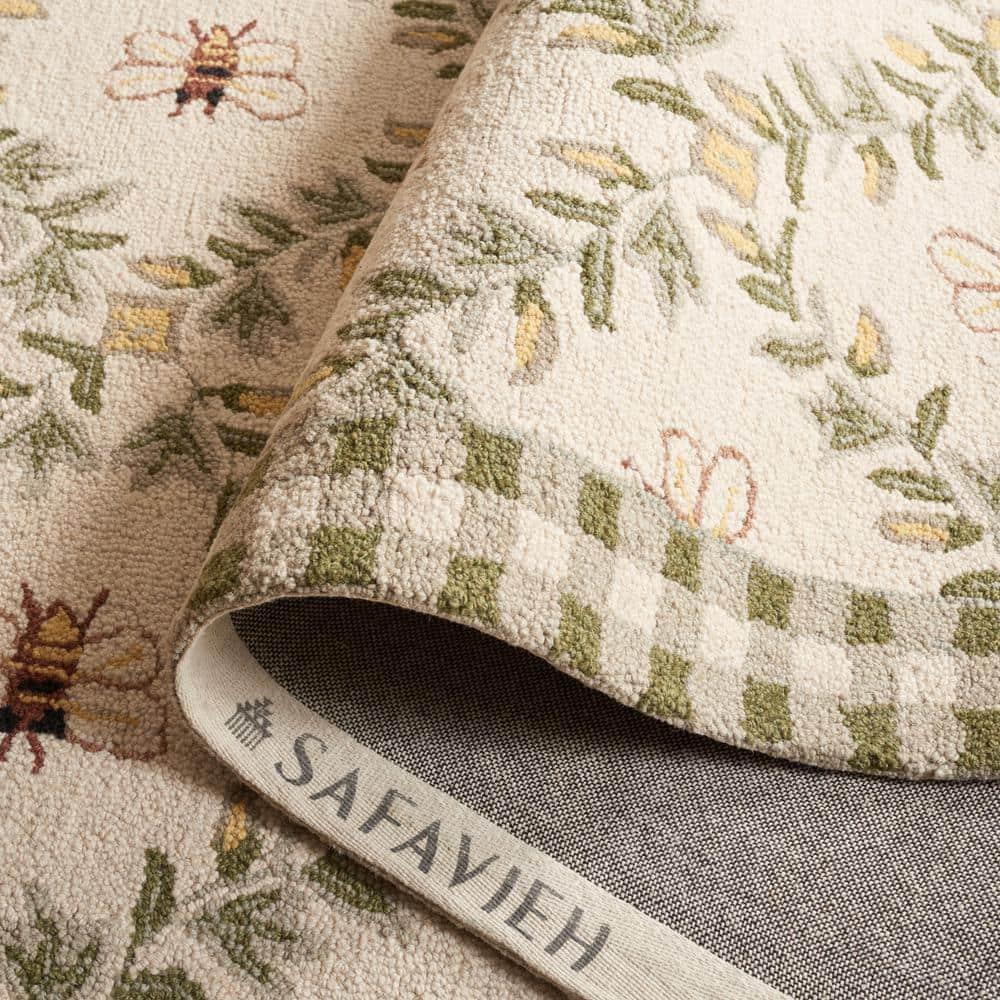 Chelsea HK55 Hand Hooked Runner Rug - Ivory/Green - 2'6"x10' - Safavieh