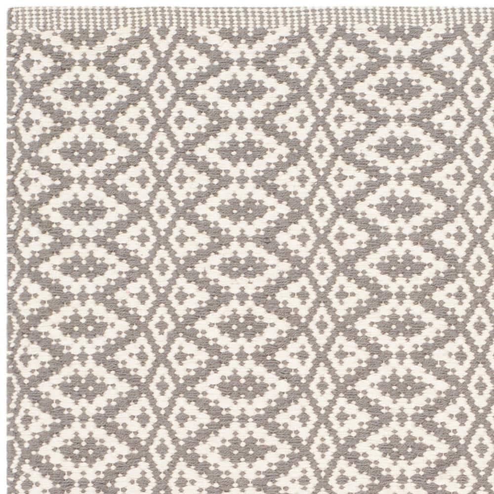 Montauk MTK716 Hand Woven Indoor Accent Rug - Ivory/Grey - 2'6"x4' - Safavieh