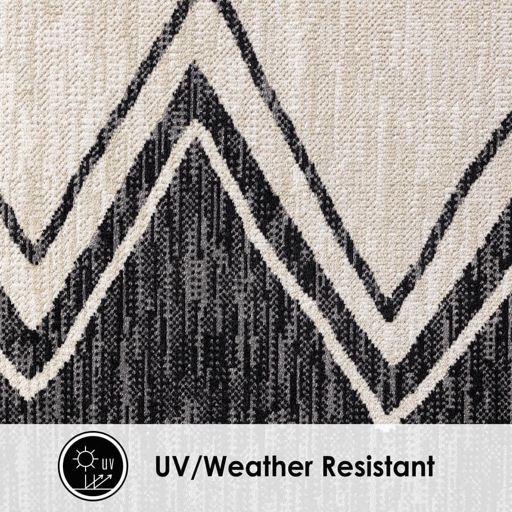 Nicole Miller New York Leon Patio Sofia Indoor/Outdoor Area Rug, Black/Ivory