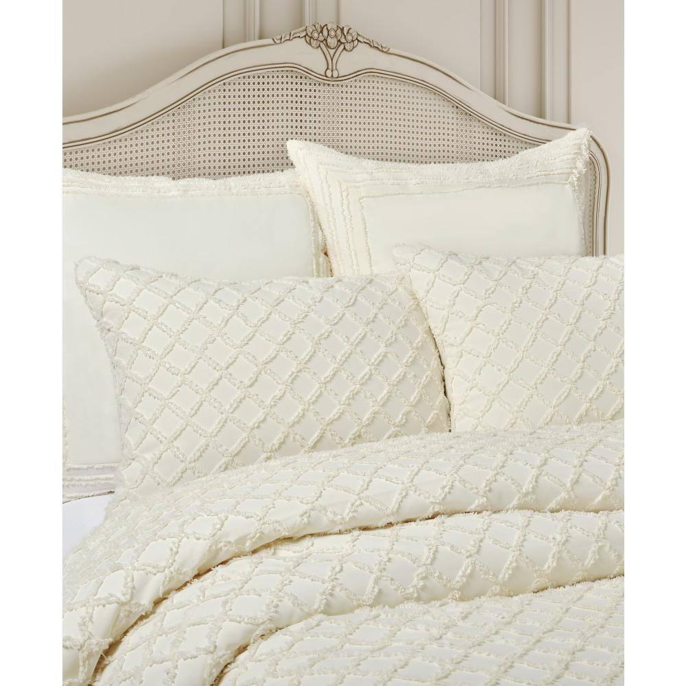 Lilith Cream Comforter Set