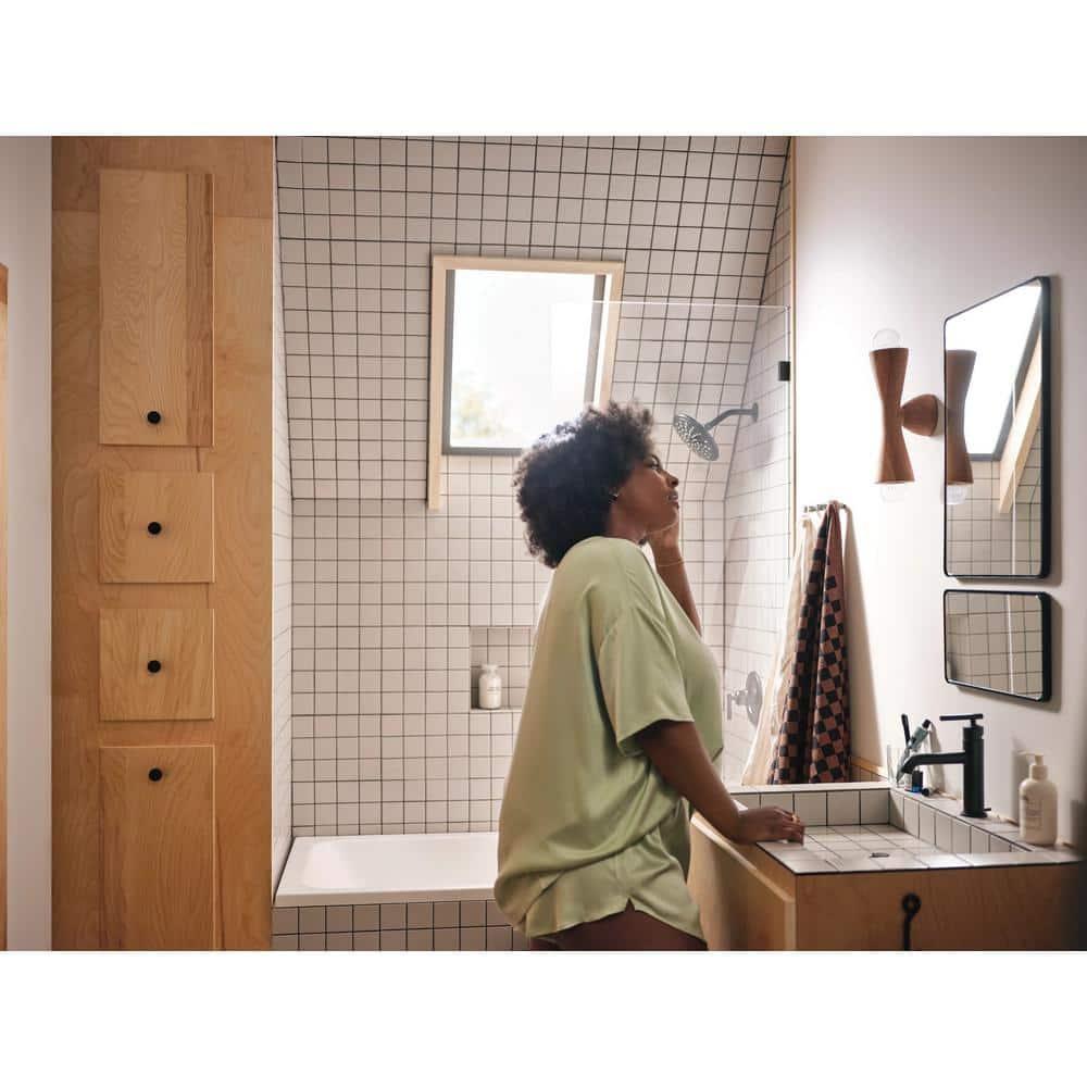 Gibson Single Hole Bathroom Faucet with Drain Assembly