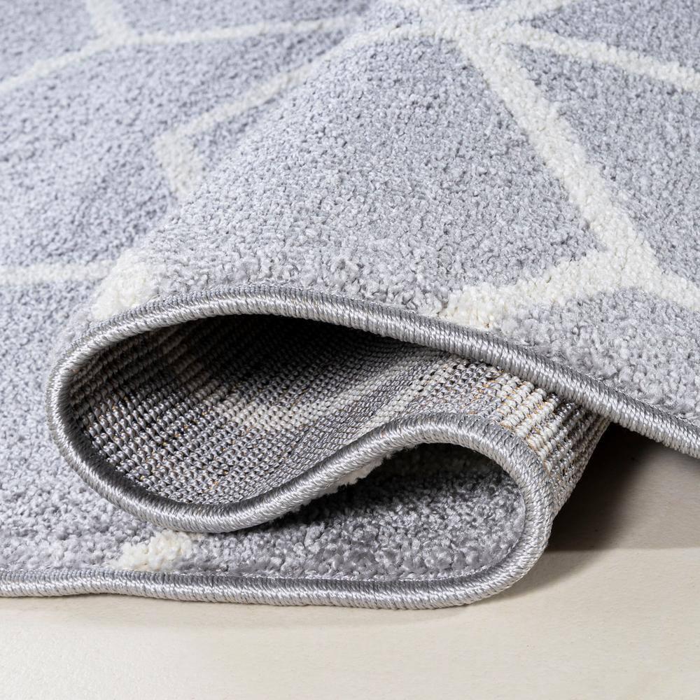 3'x5' Tumbling Blocks Modern Geometric Area Rug, Light Gray/White - JONATHAN Y
