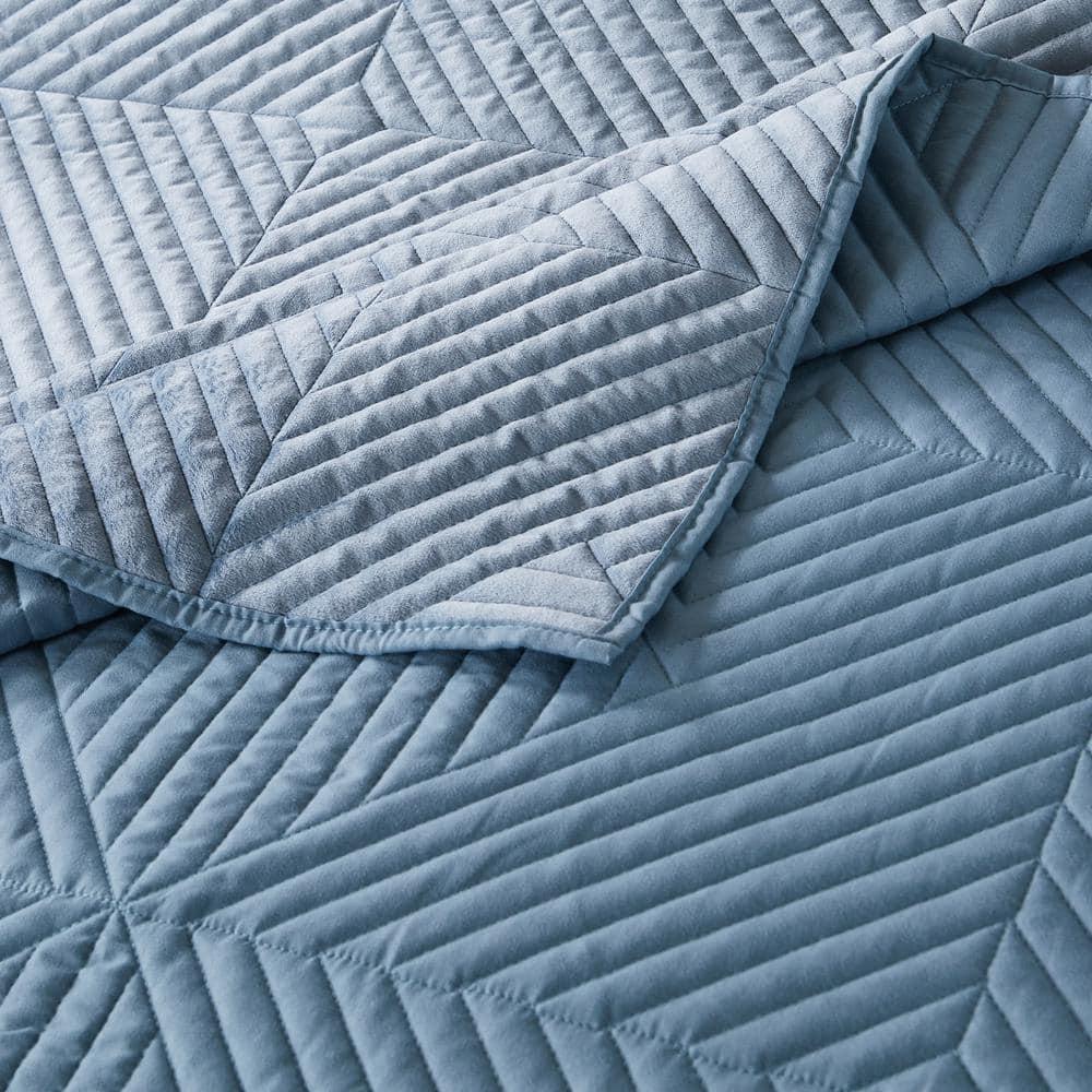 Greenland Home Fashions Riviera Velvet Quilted Throw