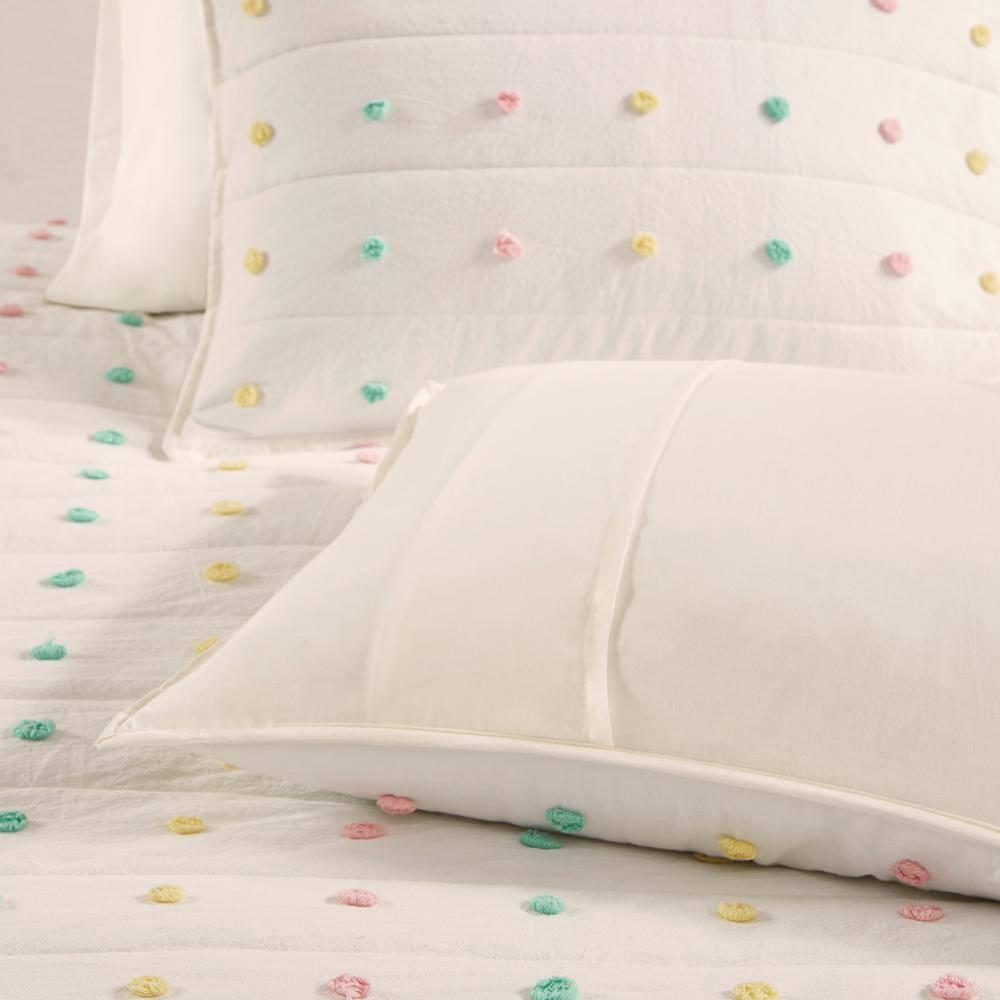 Intelligent Design Kids Callie Pom Pom Cotton Jacquard Quilt Set with Throw Pillows