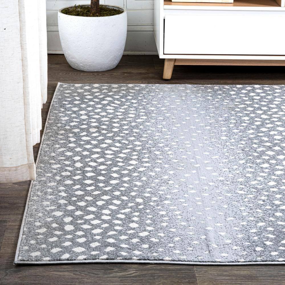 4'x 6' Antelope Modern Animal Area Rug, Light Gray/Cream - JONATHAN Y