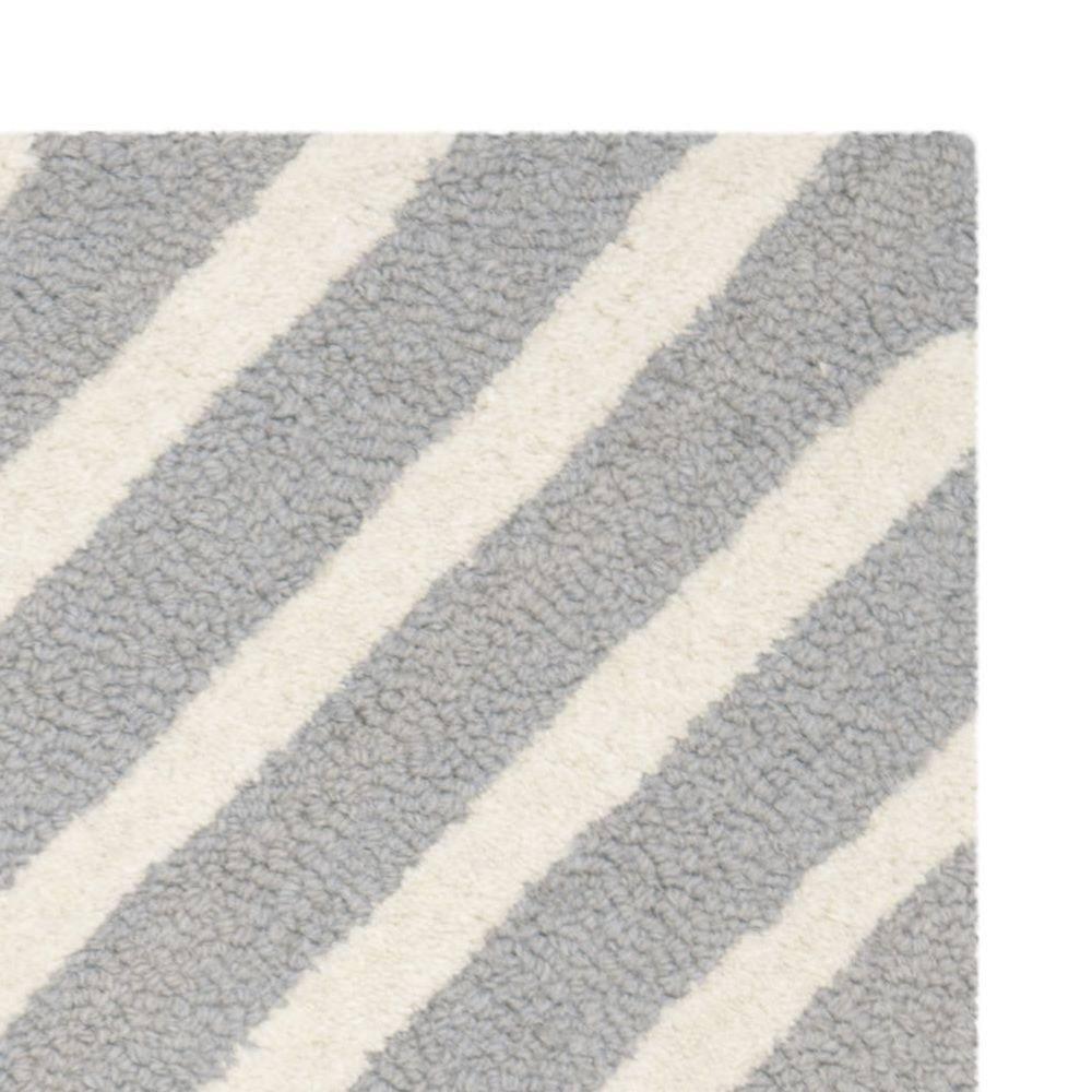 Safavieh Cambridge Moroccan 8 x 10 (ft) Tufted Wool Silver/Ivory Rectangular Indoor Geometric Area rug