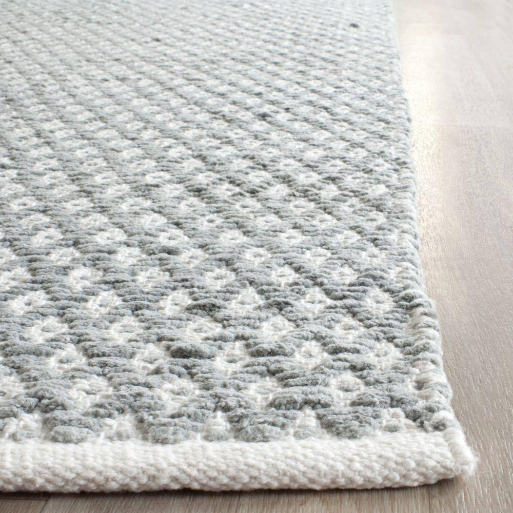 Boston BOS685 Power Loomed Accent Rug - Grey - 2'6"x4' - Safavieh.