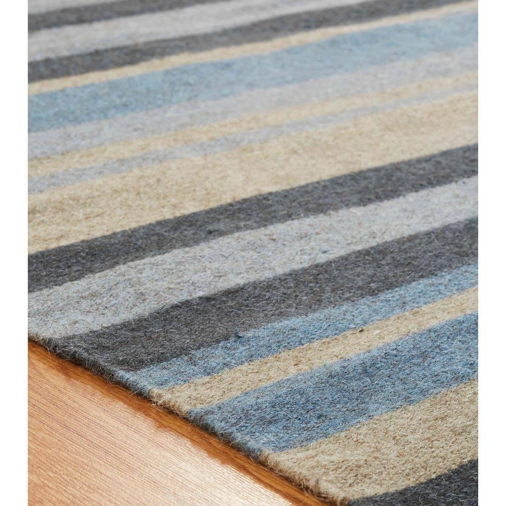 Chesapeake Lori Collection Denim Hand Woven Area Rug ( 5'x7')