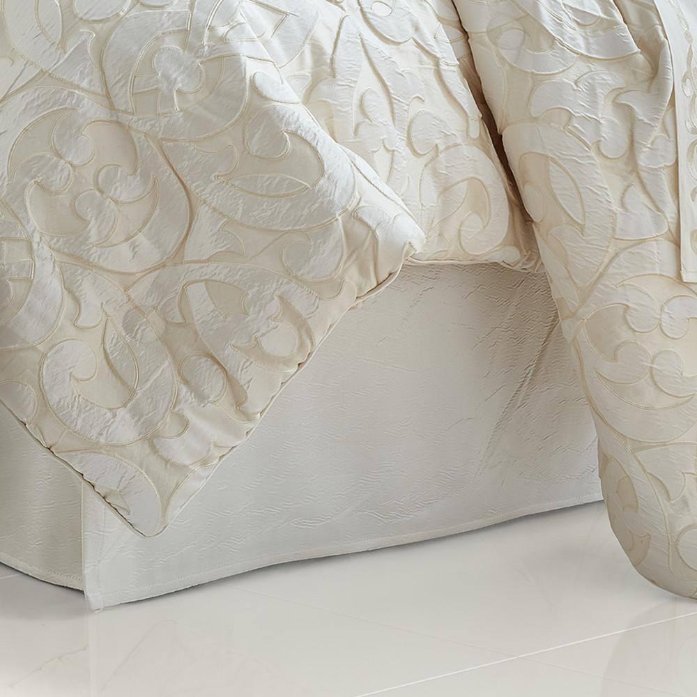 Five Queens Court La Grande Ivory Comforter Set