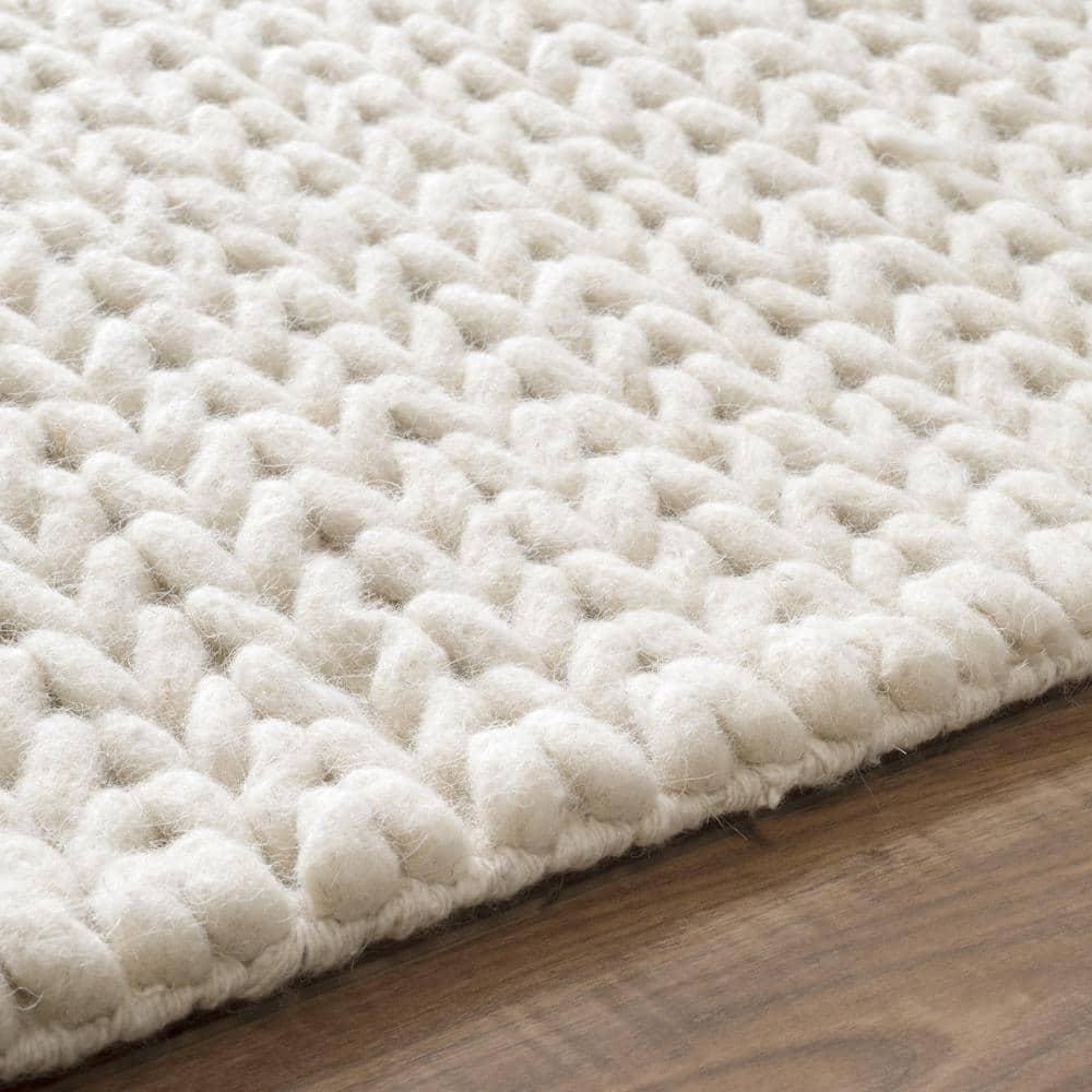 Caryatid Chunky Woolen Cable Off-White 6 ft. Round Rug