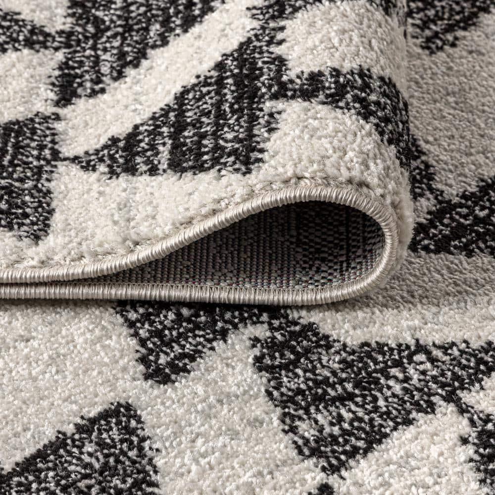 2'x8' Aisha Moroccan Triangle Geometric  Runner Rug, Cream - JONATHAN Y