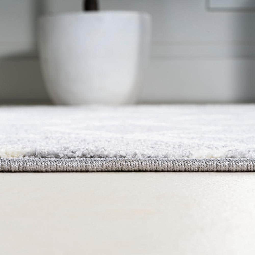 3'x5' Tumbling Blocks Modern Geometric Area Rug, Light Gray/White - JONATHAN Y