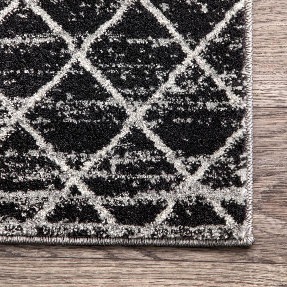 Blythe Modern Moroccan Trellis 8 ft. Black Round Rug