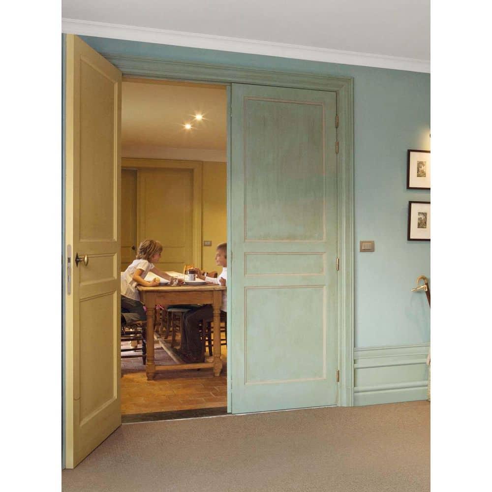 78.75'' H x 1.625'' W x 0.75'' D Plastic Chair Rail