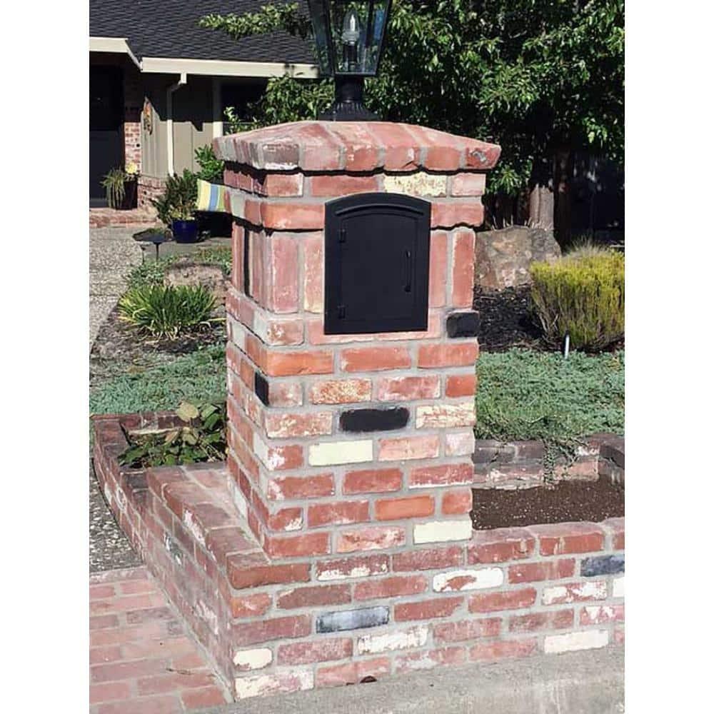 Qualarc Manchester Wall Mounted Mailbox