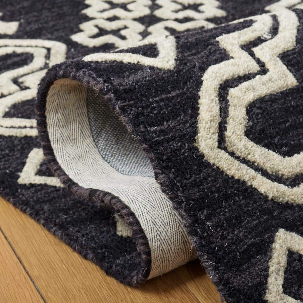 Abstract ABT852 Handmade Indoor Area Rug - Black/Ivory - 4'x6' - Safavieh