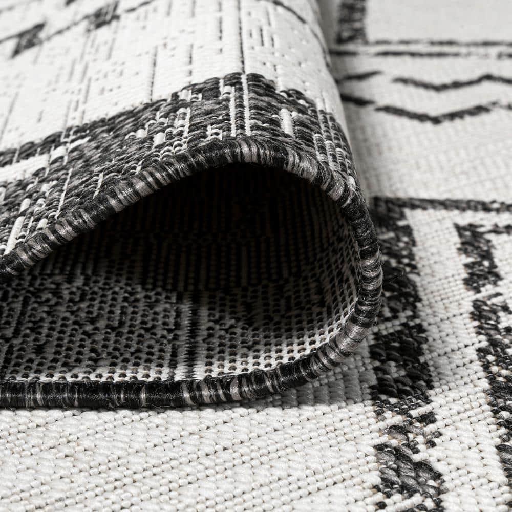 3'x5' Marokko Diamond  Medallion Indoor/Outdoor Area Rug, Ivory/Black - JONATHAN Y