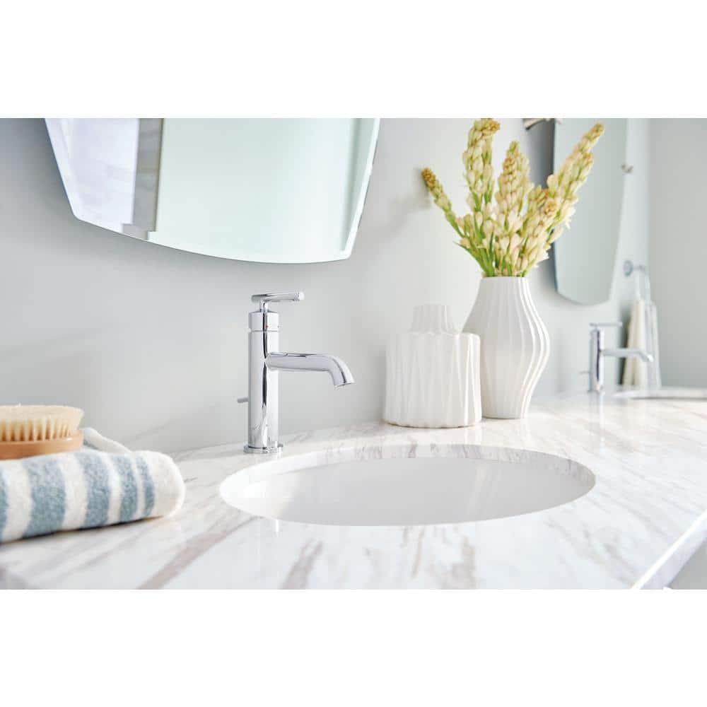 Gibson Single Hole Bathroom Faucet with Drain Assembly