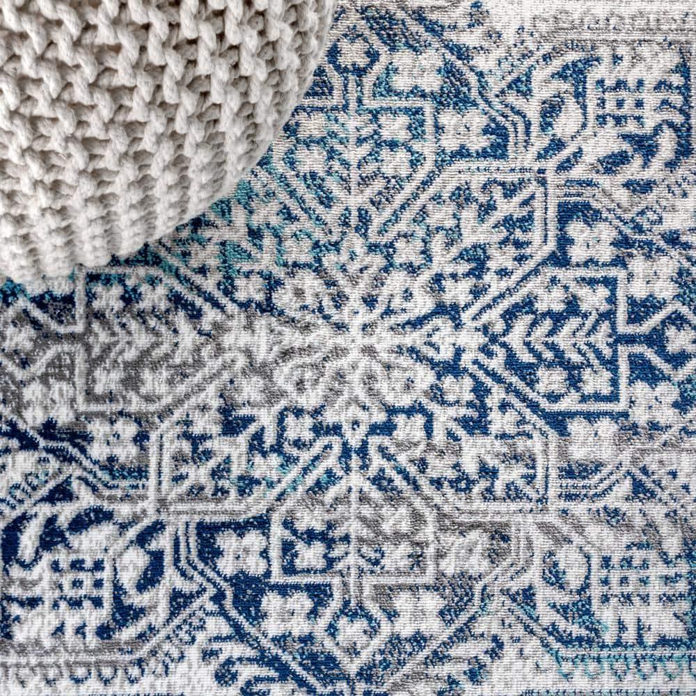 6' round Modern Vintage Medallion Area Rug, Navy /Light Grey - JONATHAN Y