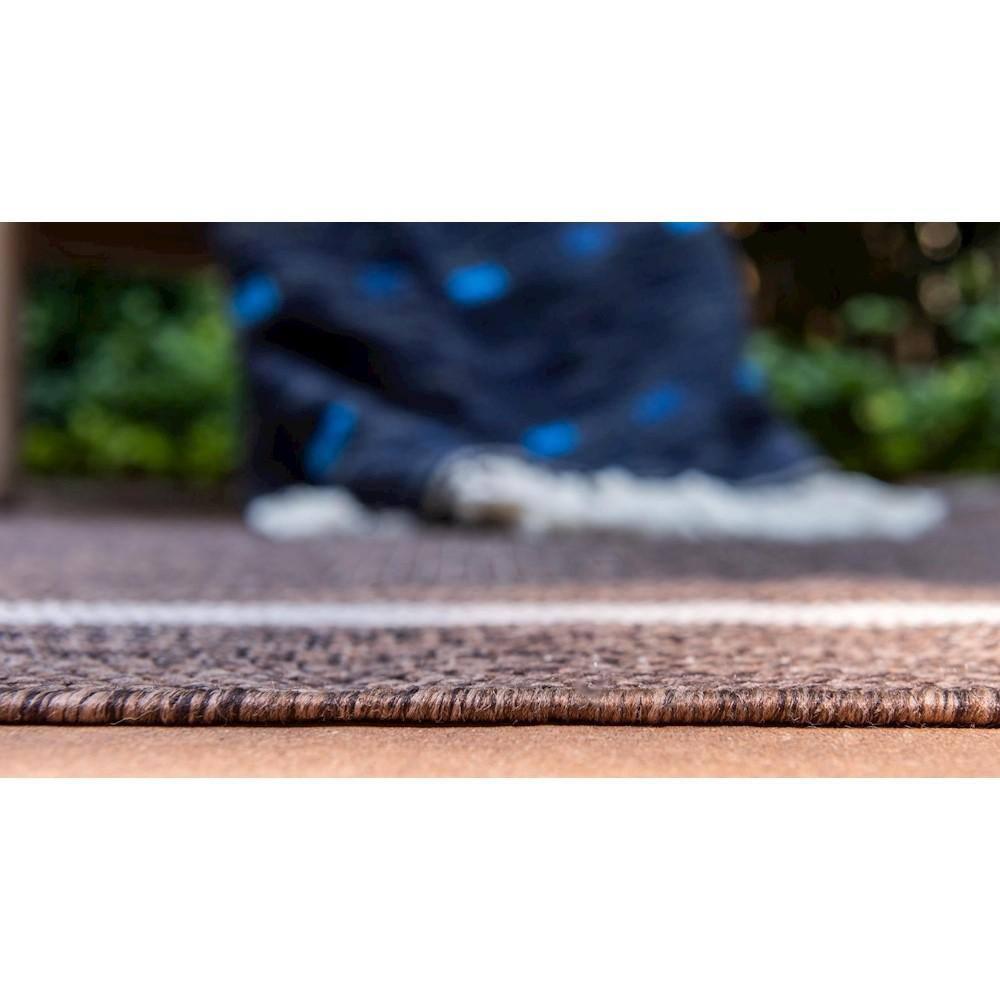 Unique Loom 5' 3 x 8' 0 Rectangle Indoor/Outdoor Border Brown Area Rug
