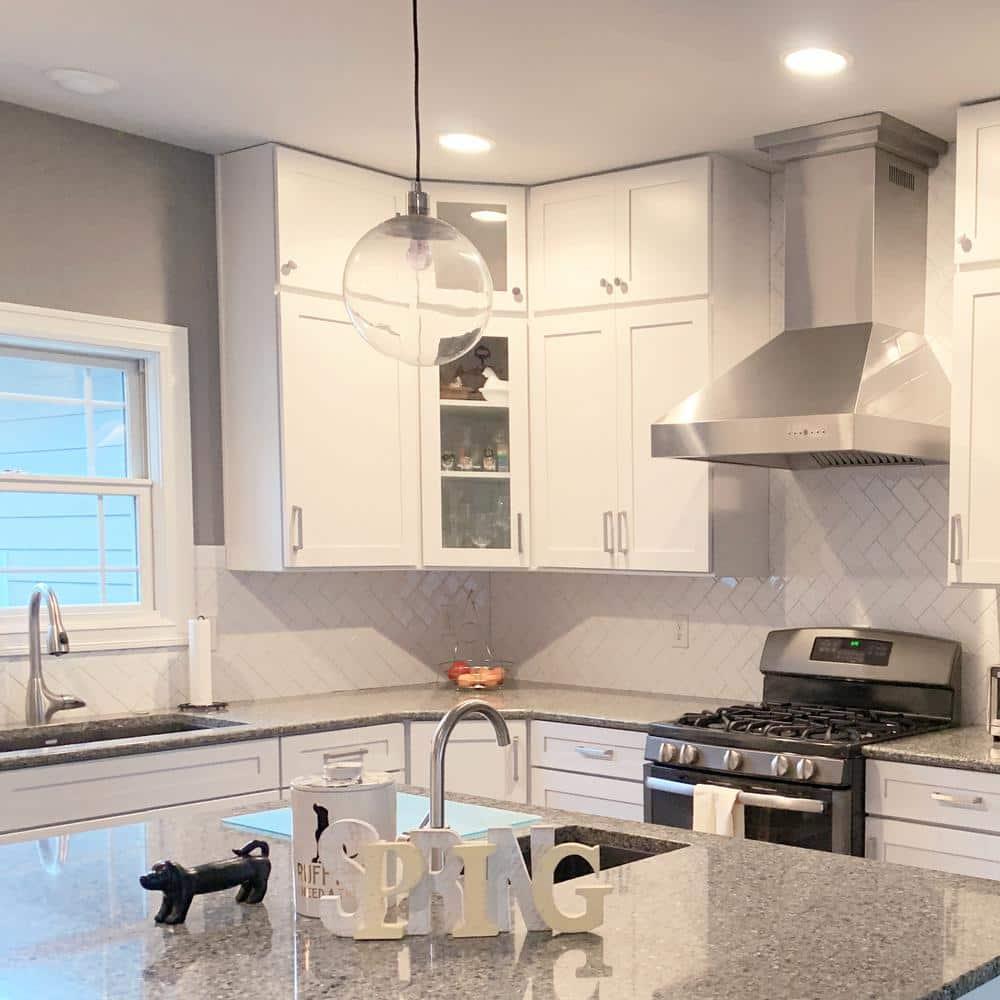 ZLINE ZLINE 48 in. Professional Ducted Wall Mount Range Hood in Stainless Steel (667-48)