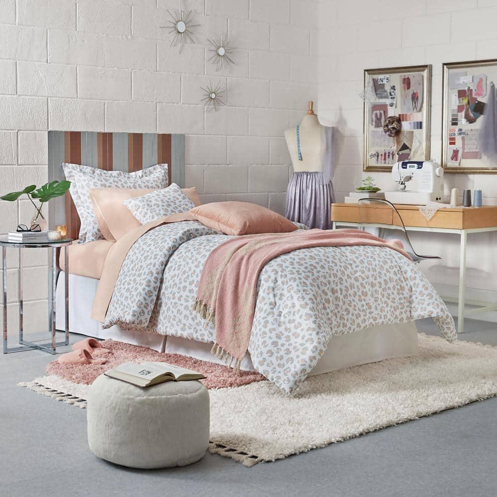 Nuloom Neva Solid 5x8 Shag Indoor Area Rug for Living Room Bedroom Dining Room Nursery, Ivory