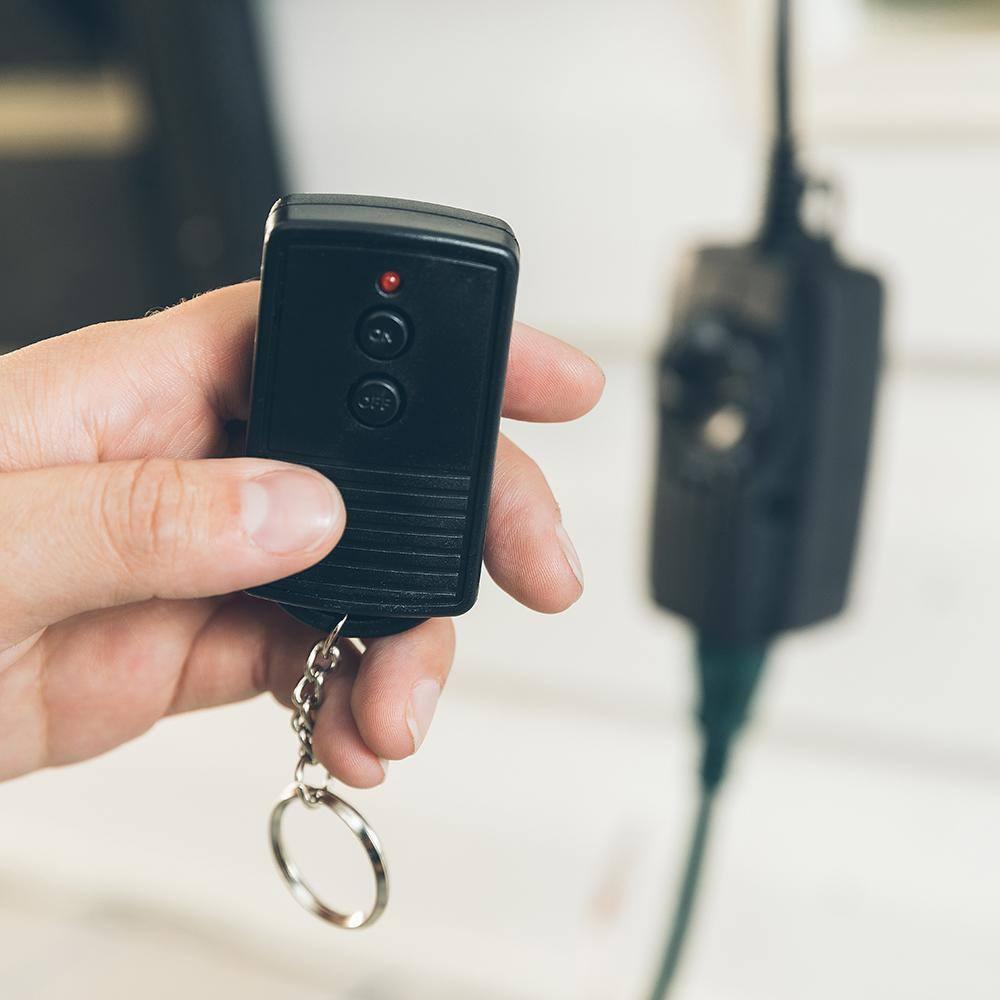 Woods 2001WD Outdoor 24 Hour Dusk until Dawn Outlet w/Photocell Light Sensor