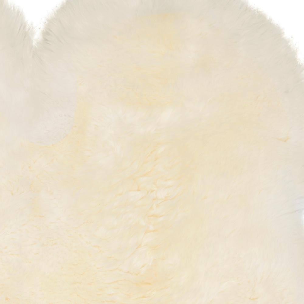 SAFAVIEH Sheep Skin Tiana Sheep Skin Area Rug, White, 3'7" x 5'11" Specialty