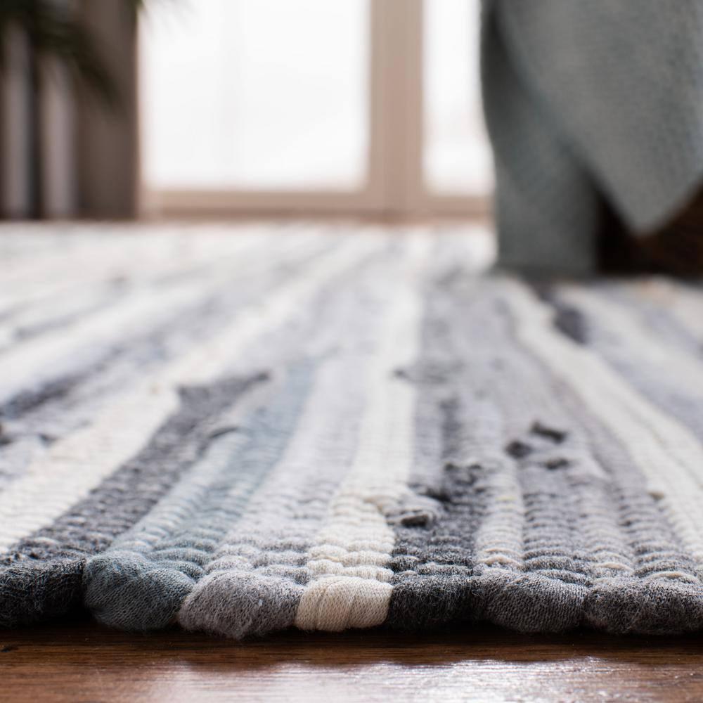 Rag Rug RAR126 Hand Woven Indoor Accent Rug - Ivory/Grey - 2'x3' - Safavieh.