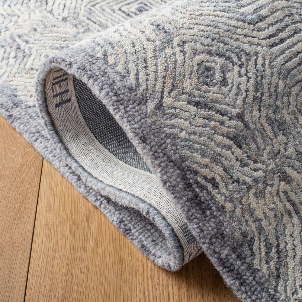 Ikat IKT506 Hand Tufted Area Rug - Silver - 4'x6' - Safavieh