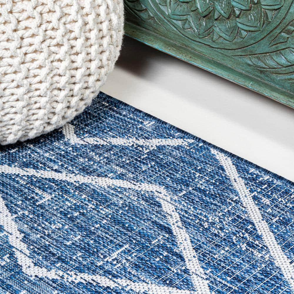 2'x8' Carwa  Diamond Trellis Indoor/Outdoor Runner Rug, Blue/Ivory - JONATHAN Y