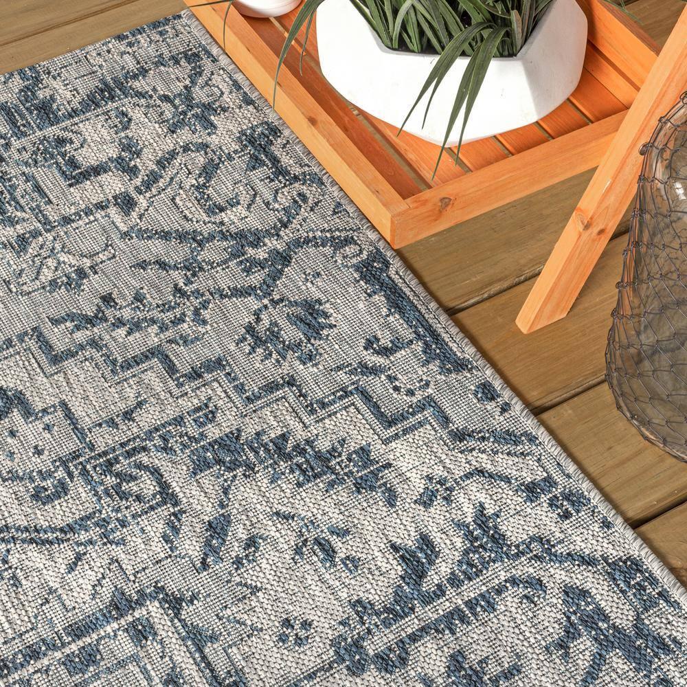 JONATHAN Y Estrella Bohemian Medallion Textured Weave Navy/Gray 9' Round Indoor/Outdoor Area Rug