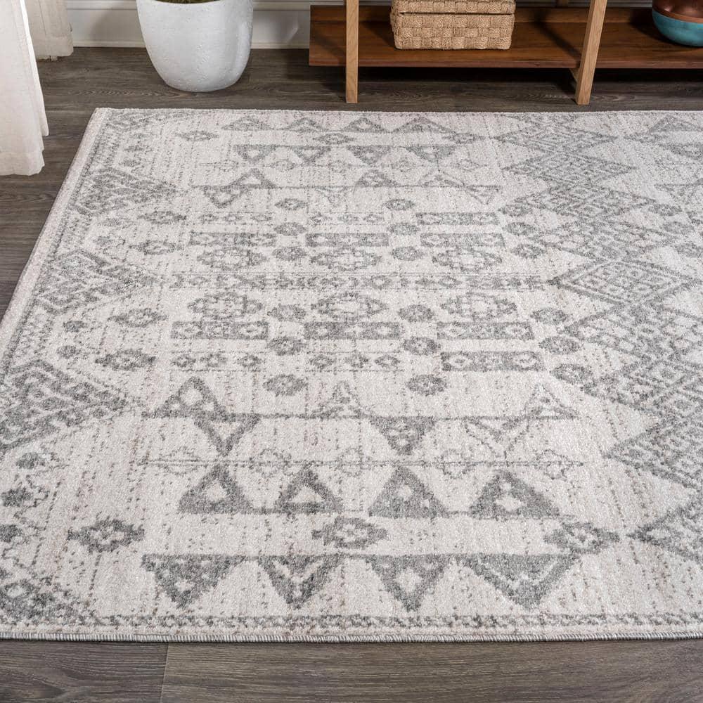 3'x5' Idris  Diamond Geometric Area Rug, Gray/Beige - JONATHAN Y
