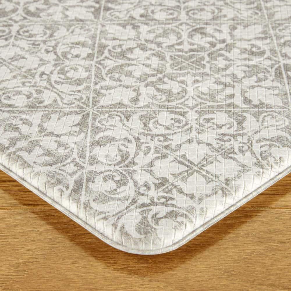 Town & Country Living TOWN & COUNTRY BASICS Comfort Plus Non-Slip Backing Vintage Medallion Tile Anti Fatigue Comfort Mat