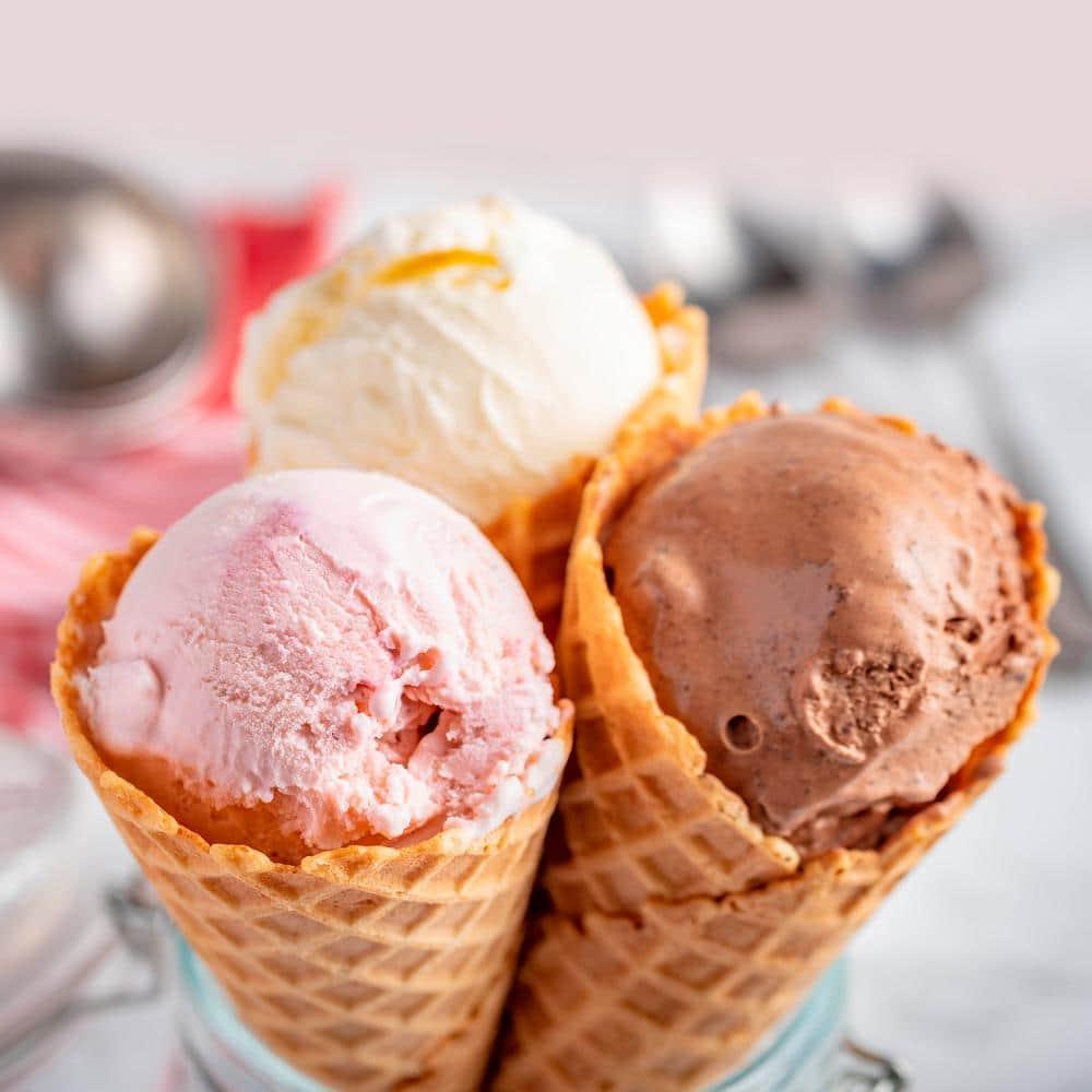 Nostalgia Nostalgia Electric Ice Cream Maker With Candy Crusher