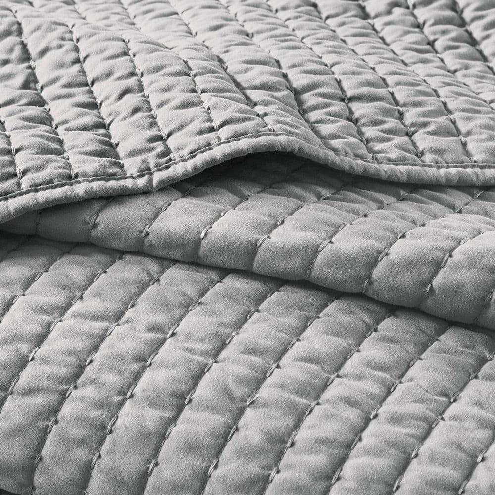 Madison Park Barwick Reversible Solid 3 Piece Quilt Set