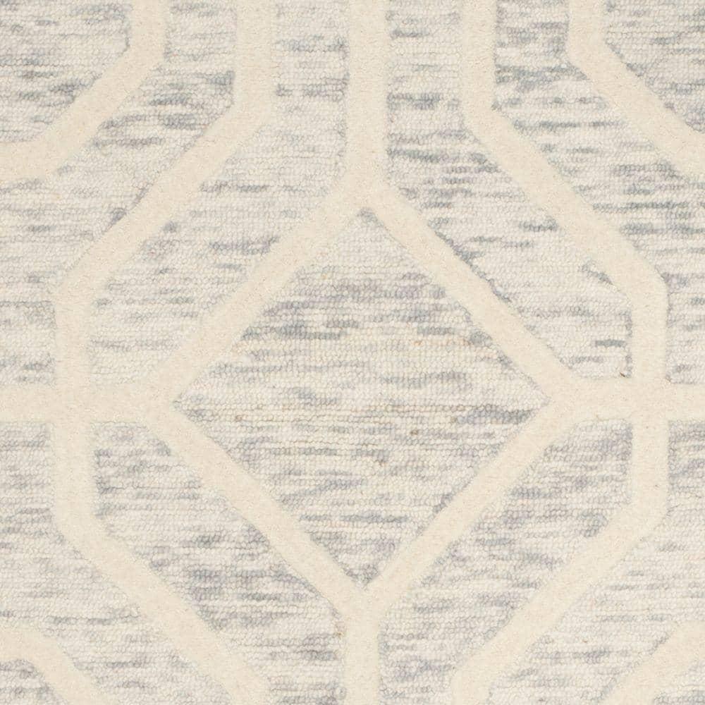 SAFAVIEH Cambridge Collection Area Rug - 5' x 8', Light Grey & Ivory, Handmade Moroccan Distressed Wool, Ideal for High Traffic Areas in Living Room, Bedroom (CAM726G)