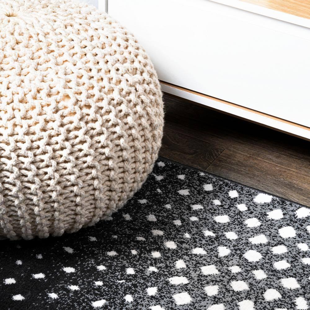 3'x 5' Antelope Modern Animal Area Rug, Black/Cream - JONATHAN Y