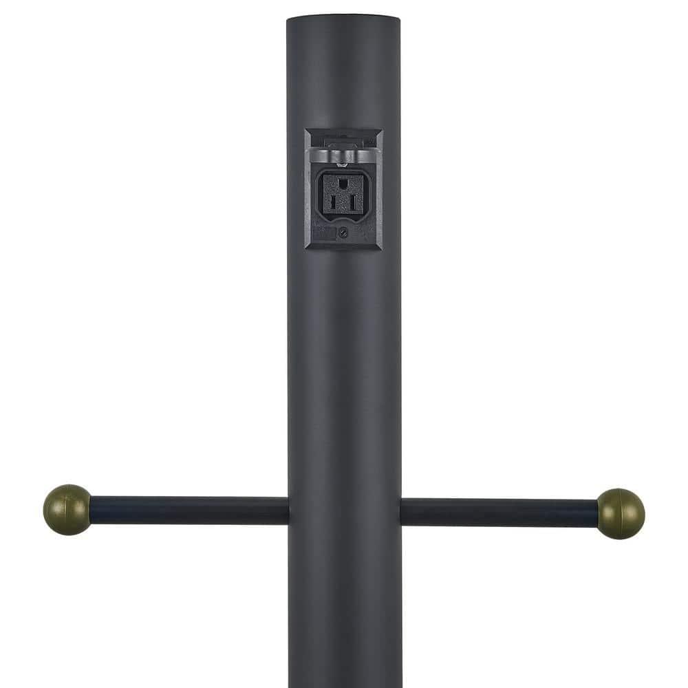 Design House,589812 Poste de Lámpara Tradicional para Exteriores con Brazo Cruzado de Plástico, Instalación de Enterramiento Directo, Toma de Corriente Incorporada y Sensor Fotocular Del Anochecer Al Amanecer en Negro