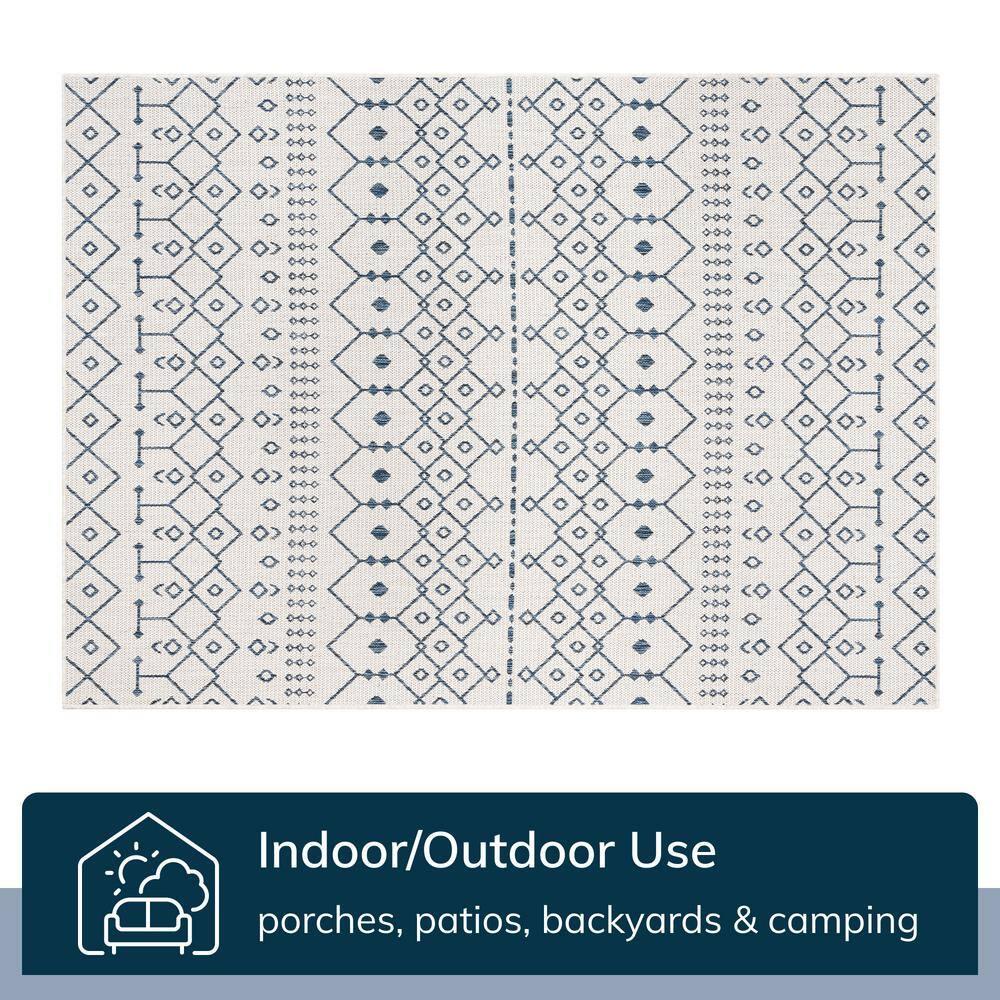 Well Woven Nors Light Blue Indoor / Outdoor Flat Weave Pile Nordic Lattice Pattern Area Rug (5'3" x 7'3")