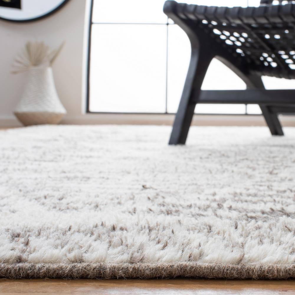 Kenya KNY175 Hand Knotted Area Rug - Grey/Ivory - 6'x9' - Safavieh