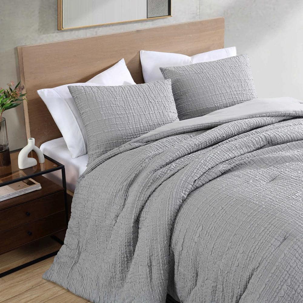 Kenneth Cole Serenity Wavy Lines Grey 3 Piece Comforter Set- Full/Queen