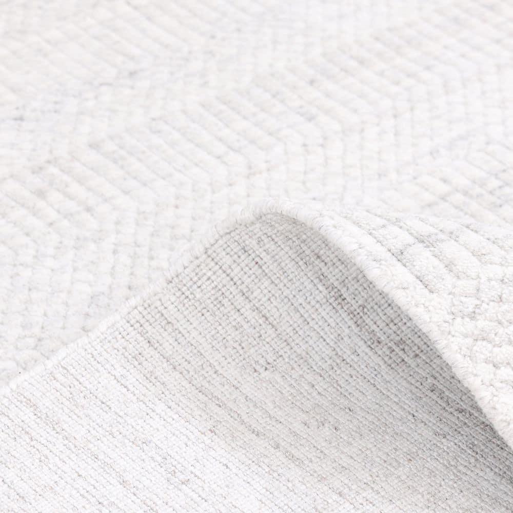 Ivory Elegance 8' x 10' Hand Loomed Wool-Viscose Blend Area Rug